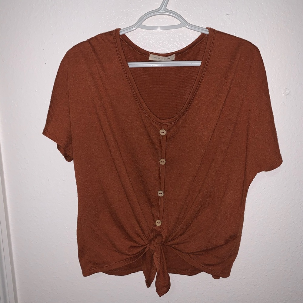 Cropped tied burnt orange shirt
